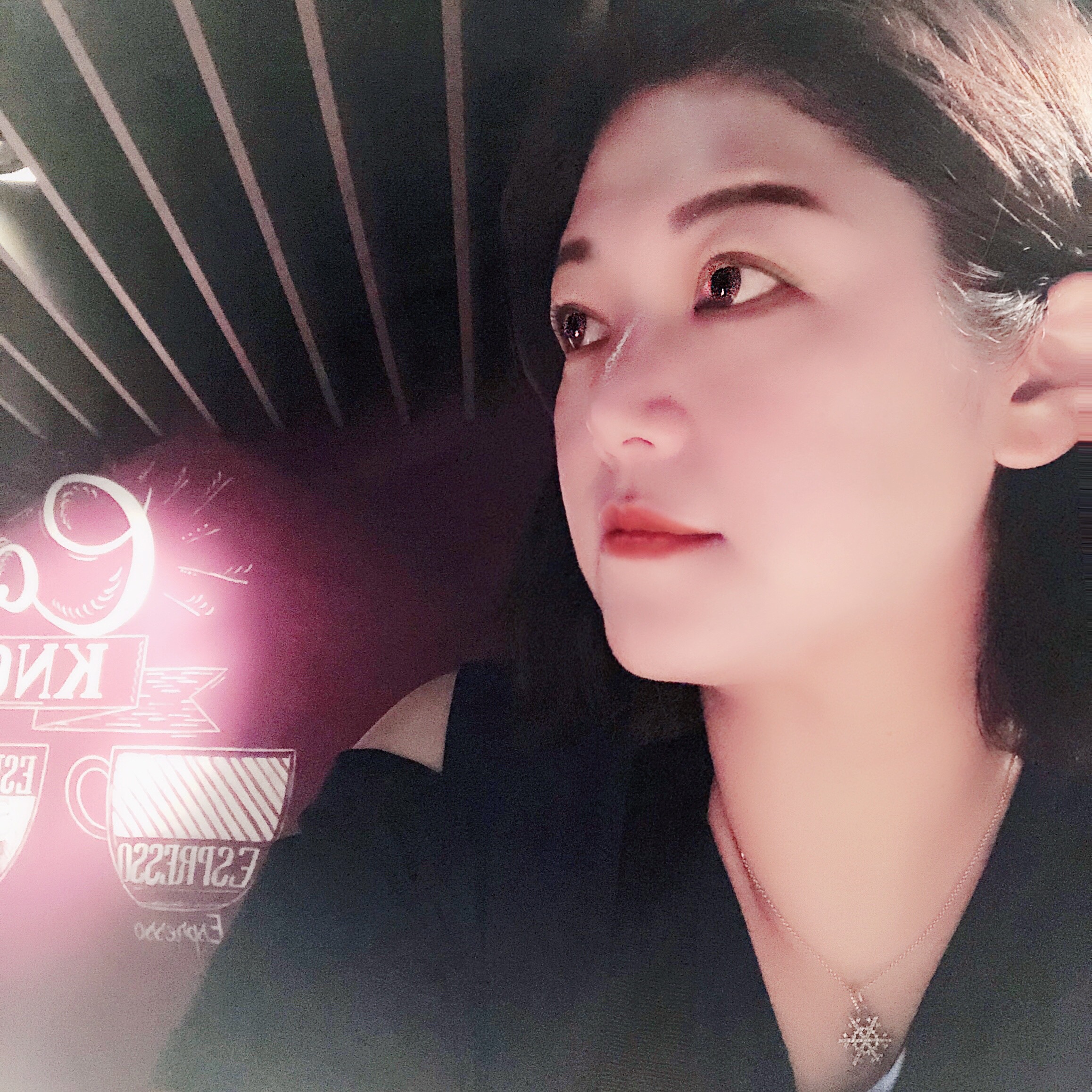 一張含有 文字 的圖片
自動產生的描述